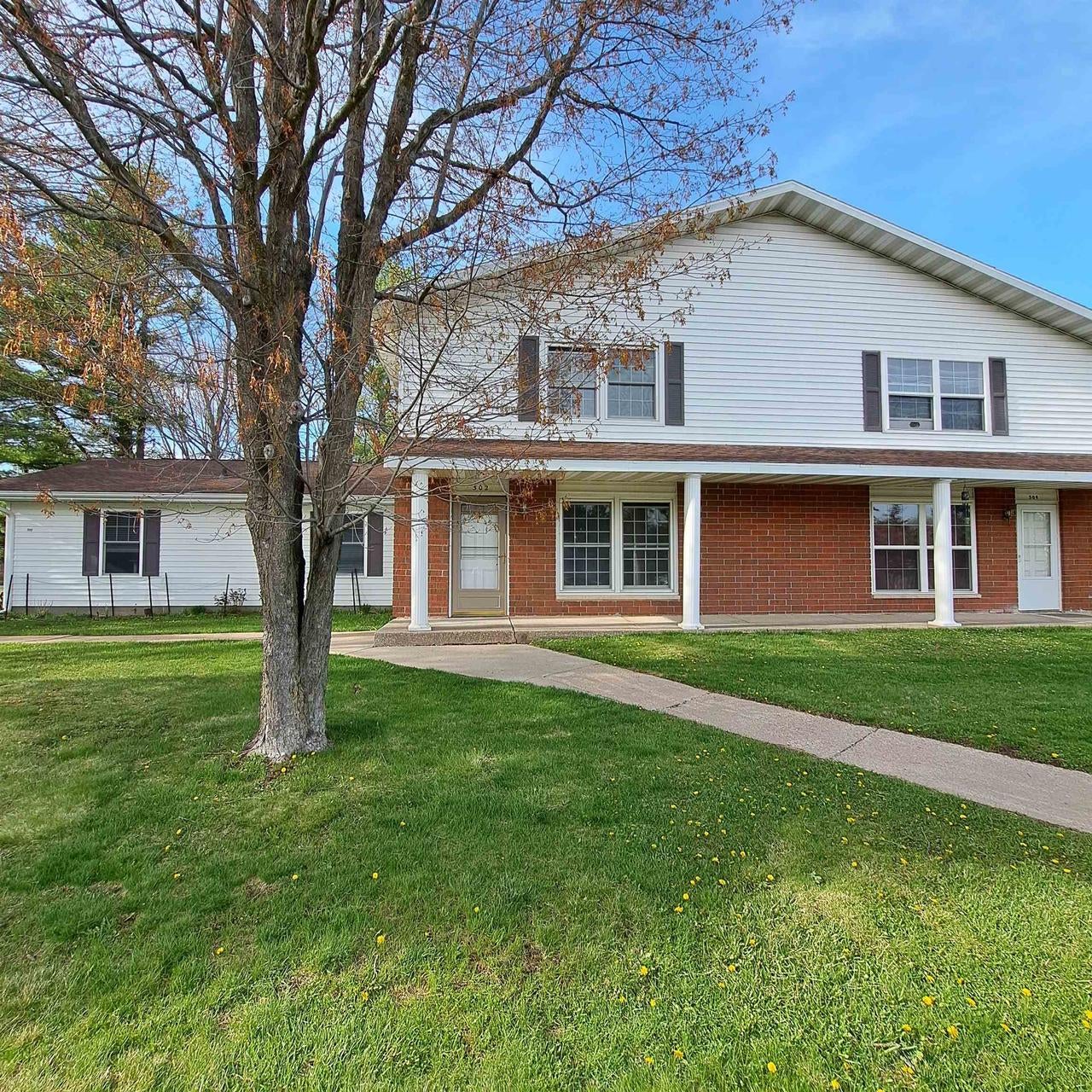 502 Johns Drive Unit B — photo