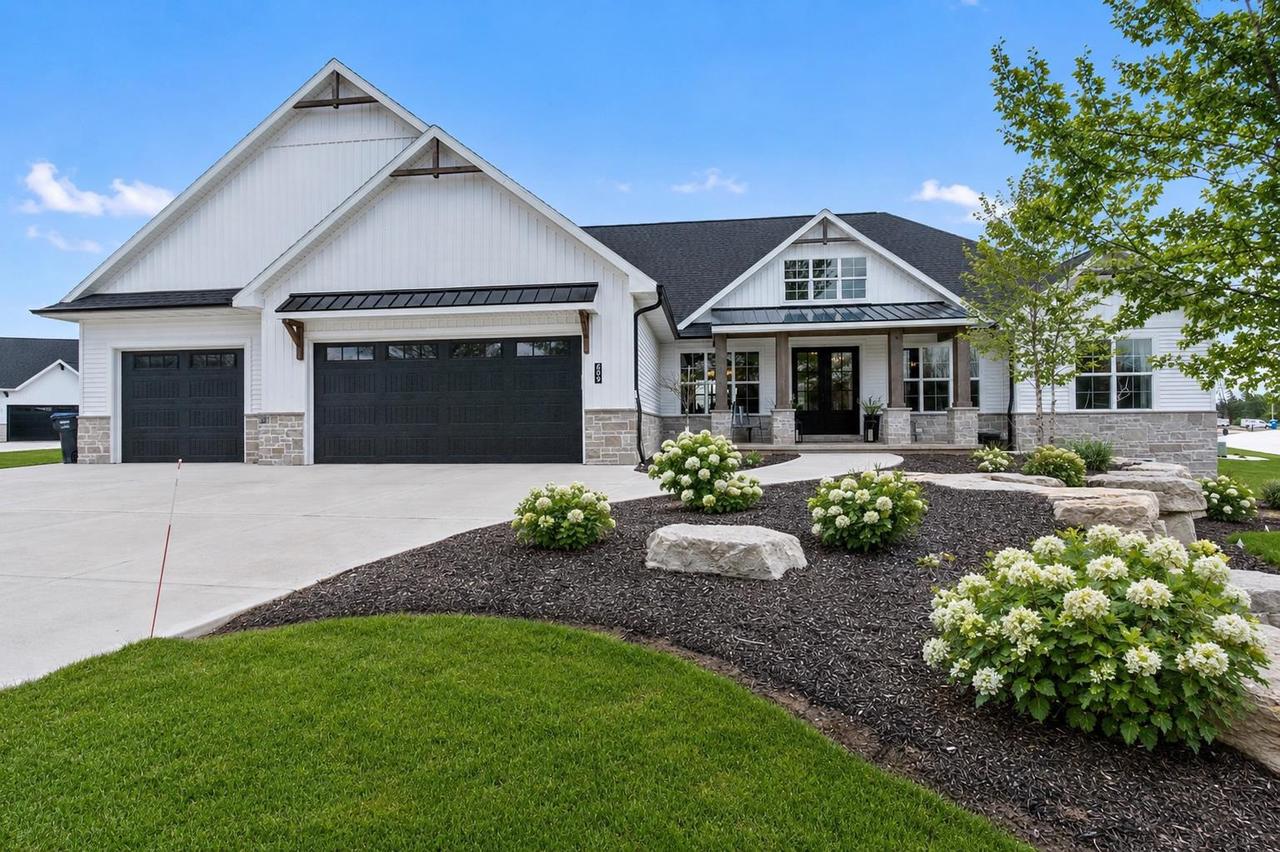 699 Blackberry Court — photo