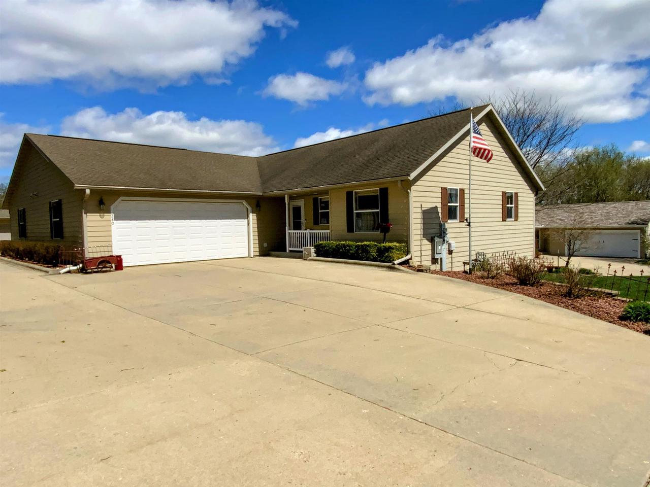 380 W Sunset Drive — photo