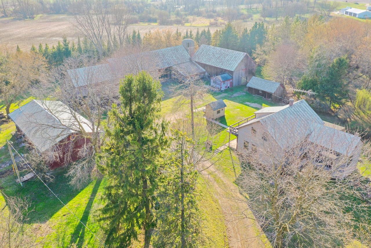 4524 Brunner ROAD, Manitowoc, WI 54220 — photo 2