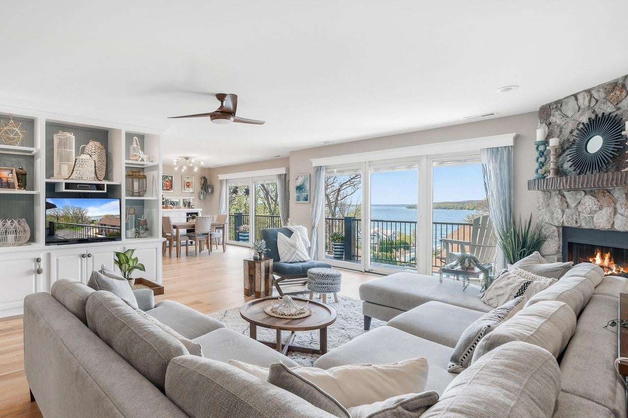 1070 S Lake Shore Drive 11 2-B — photo