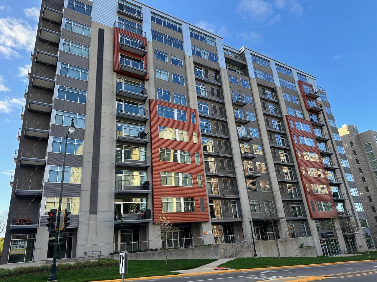 309 W Washington Avenue 212 — photo