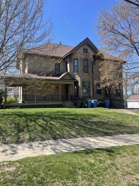 219 E Conant Street — photo