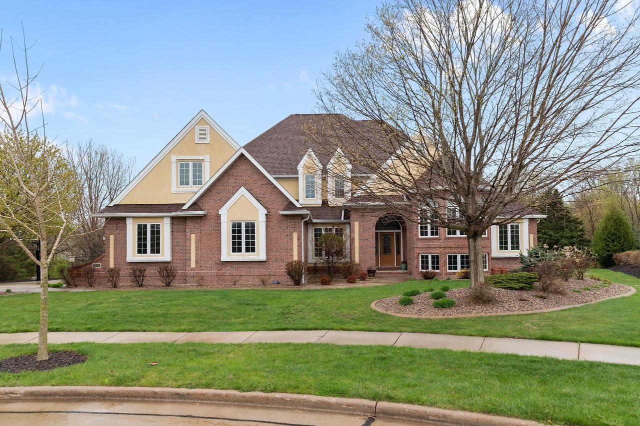 6709 N Gullwing Court — photo