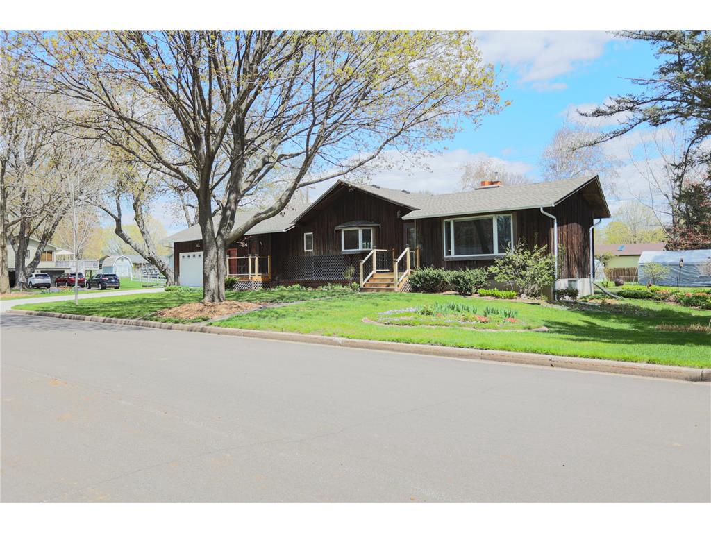 804 Valley View Drive — photo