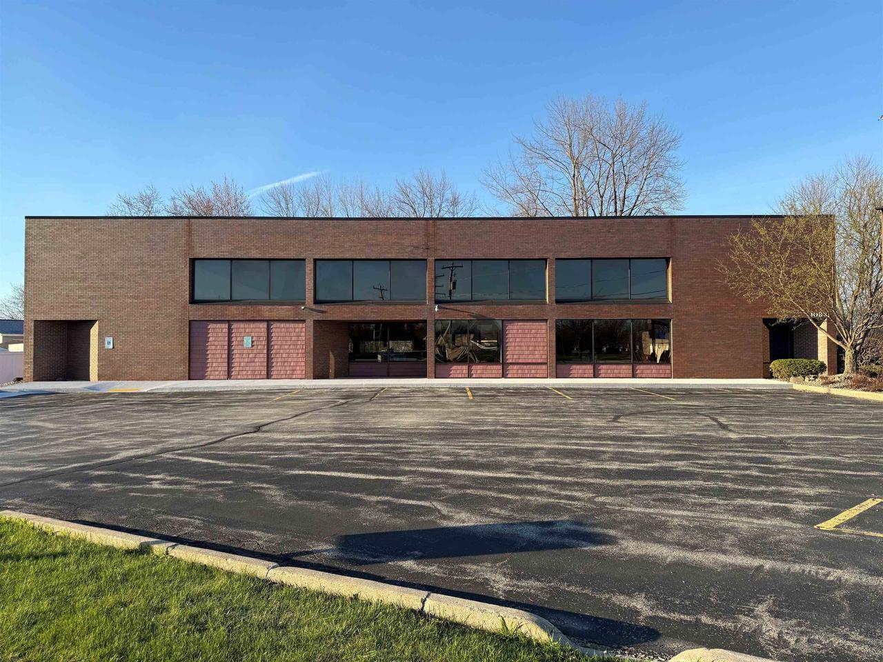 1093 Appleton Road — photo