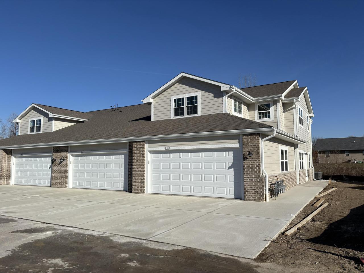 465 Hillary Circle C — photo