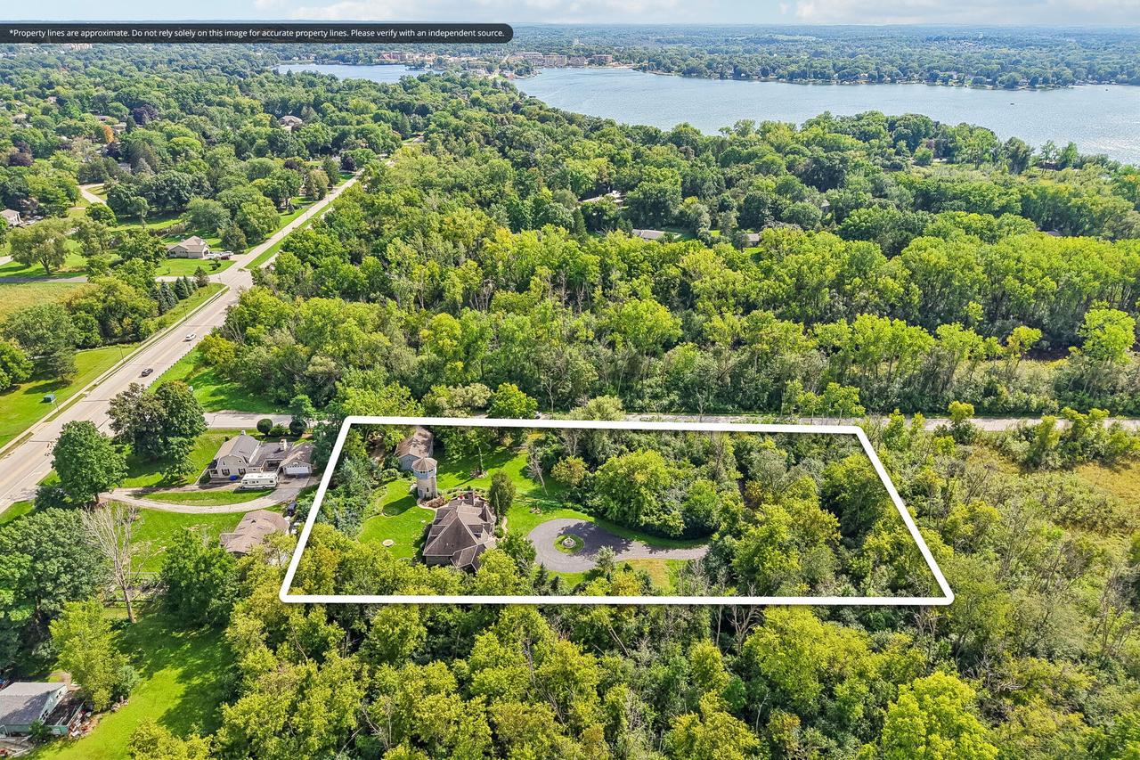 N61W38100 Blackhawk Drive — photo