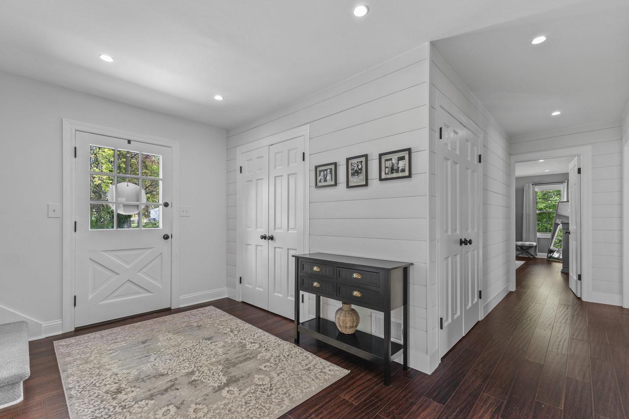 1005 Lone Tree ROAD, Elm Grove, WI 53122 — photo 2