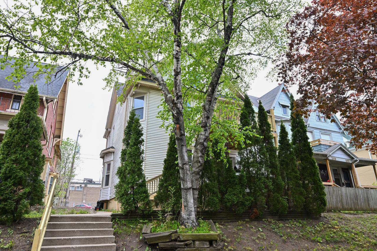 2825 W Juneau Avenue — photo
