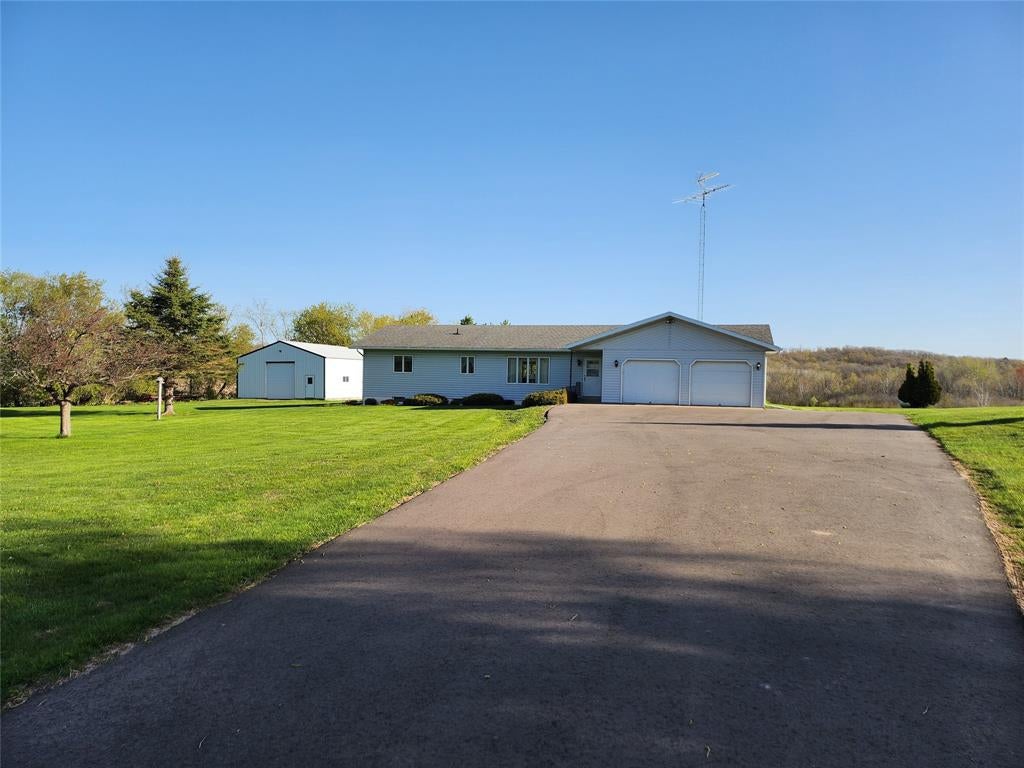 W16250 County Road F — photo