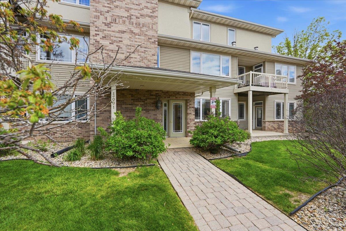 3001 Stratton Way 105 — photo