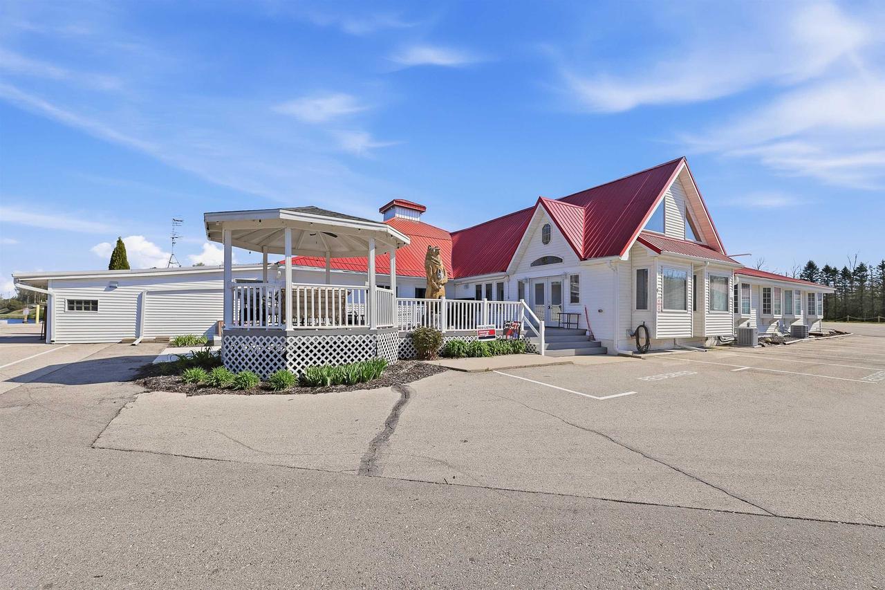 W921 Kettle Moraine Lane 9 — photo