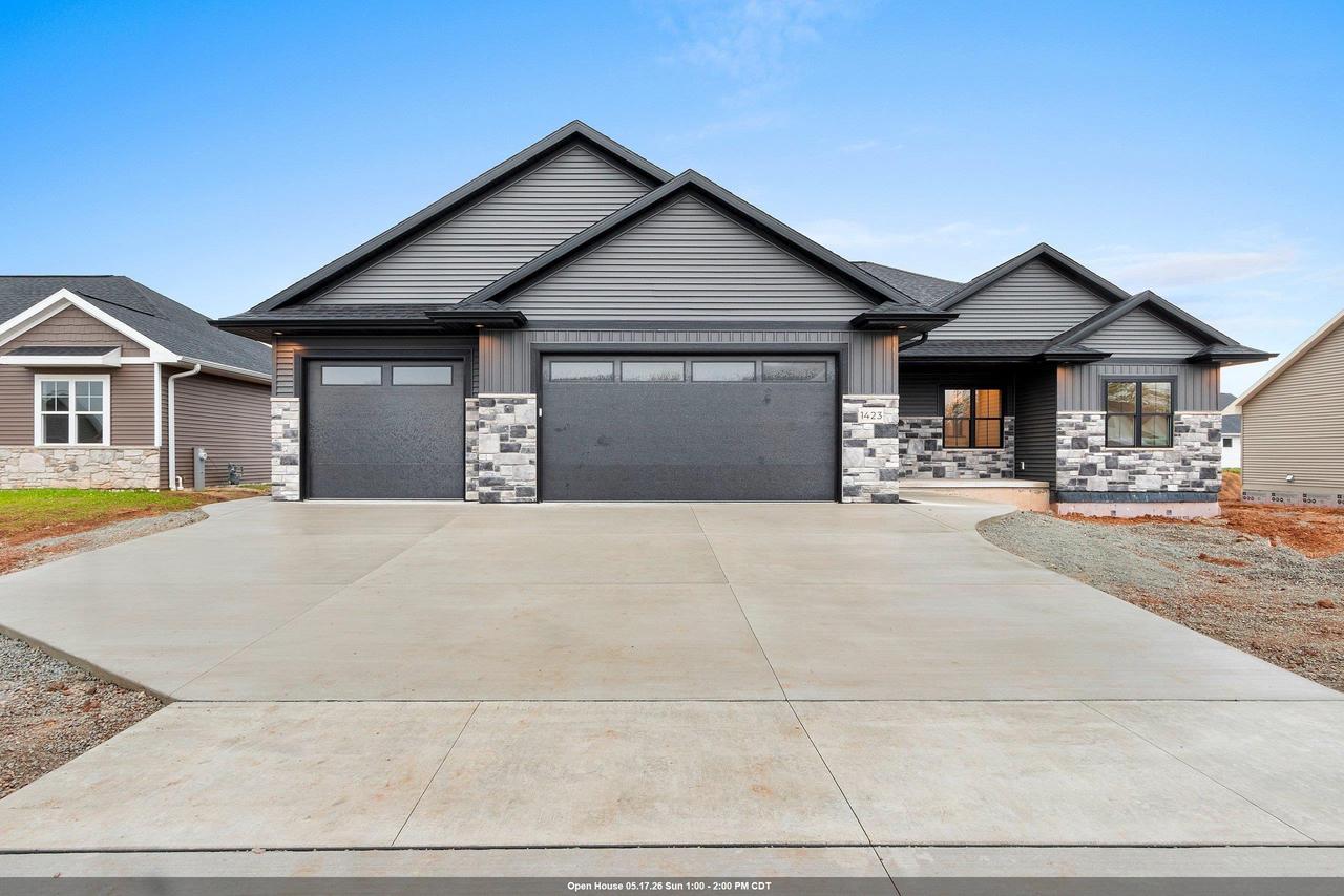 1423 Crossroads Drive — photo