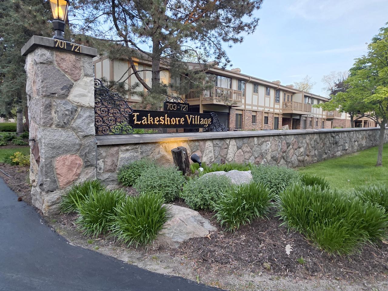 709 S Lake Shore Drive 4F — photo