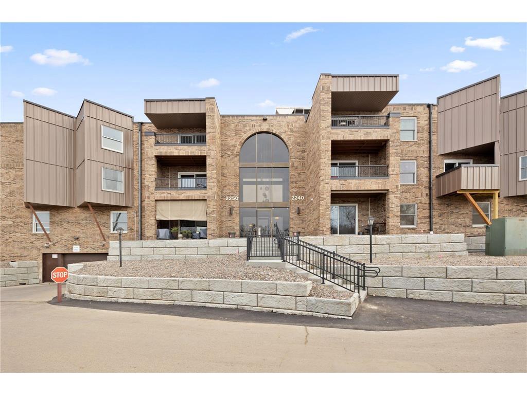 2250 Midland Grove Road 307 — photo