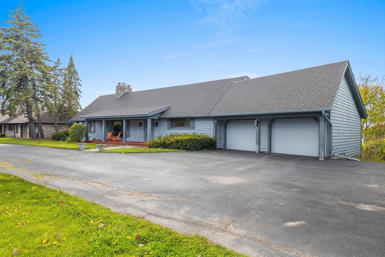 2512 Riverside Drive, Allouez, WI 54301