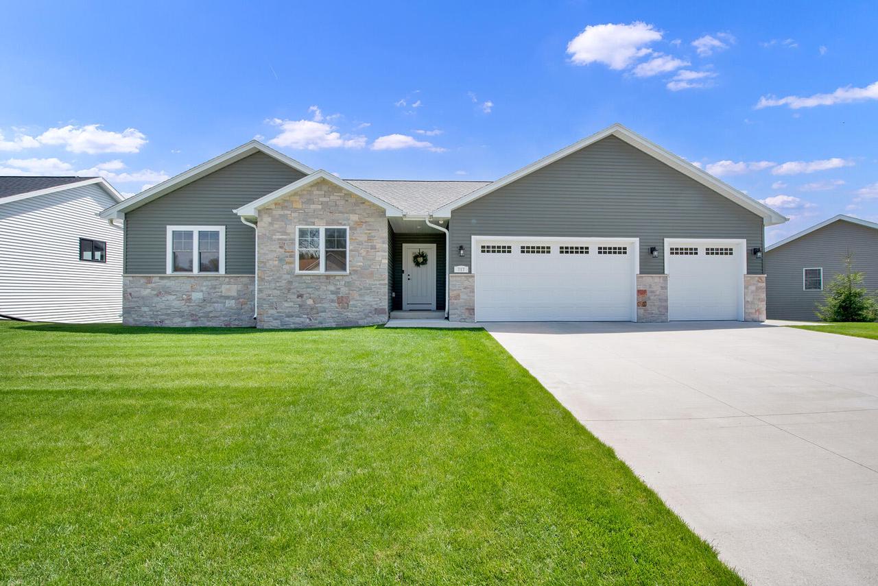 717 Drumlin Drive — photo