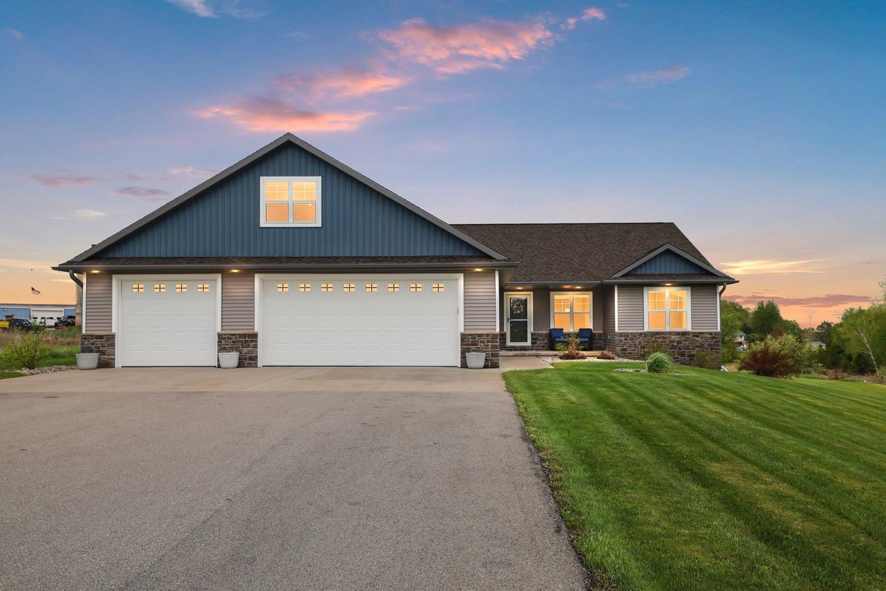 458 High Ridge Trail, Chase, WI 54162