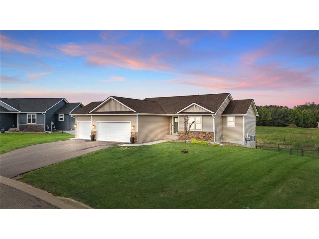 603 Grouse Way — photo