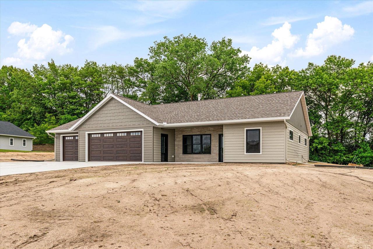38098 Red Cedar Circle — photo