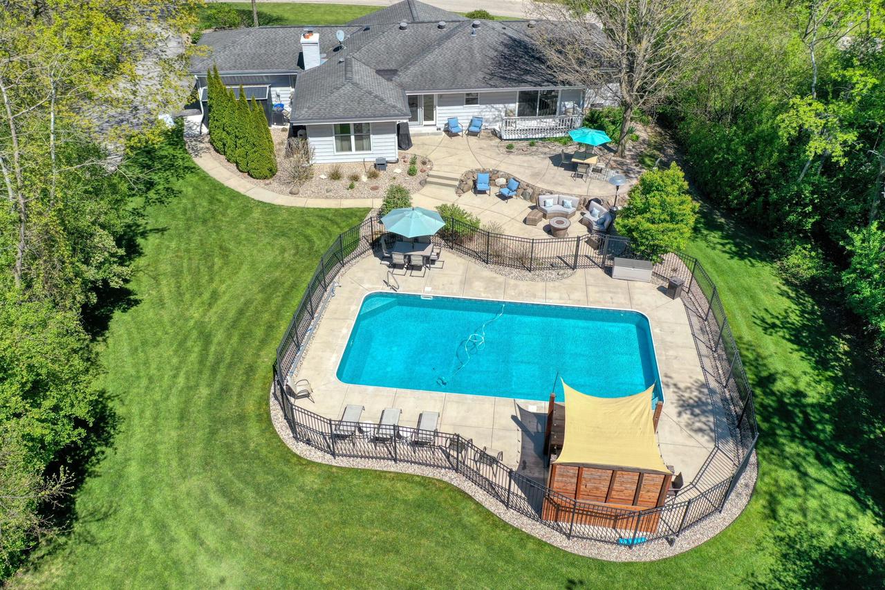 1135 Ridgeway ROAD, Brookfield, WI 53045 — photo 3