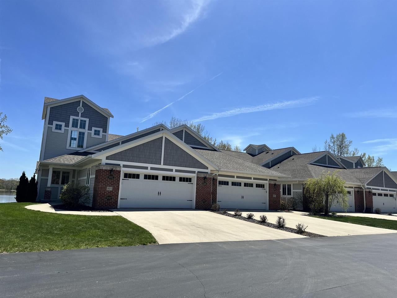 2621 Bay Harbor Circle — photo