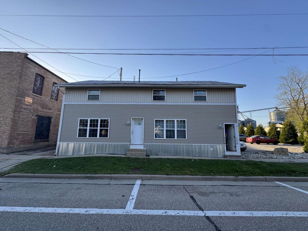 14 E Beloit Street — photo