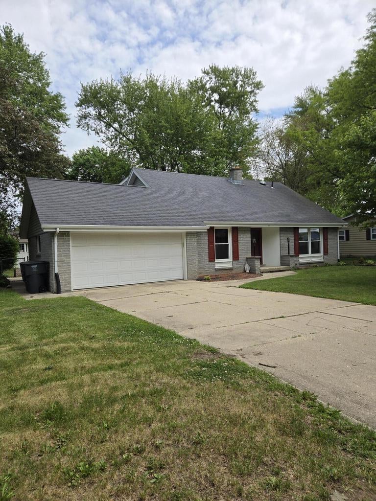 447 S Woodland Drive — photo