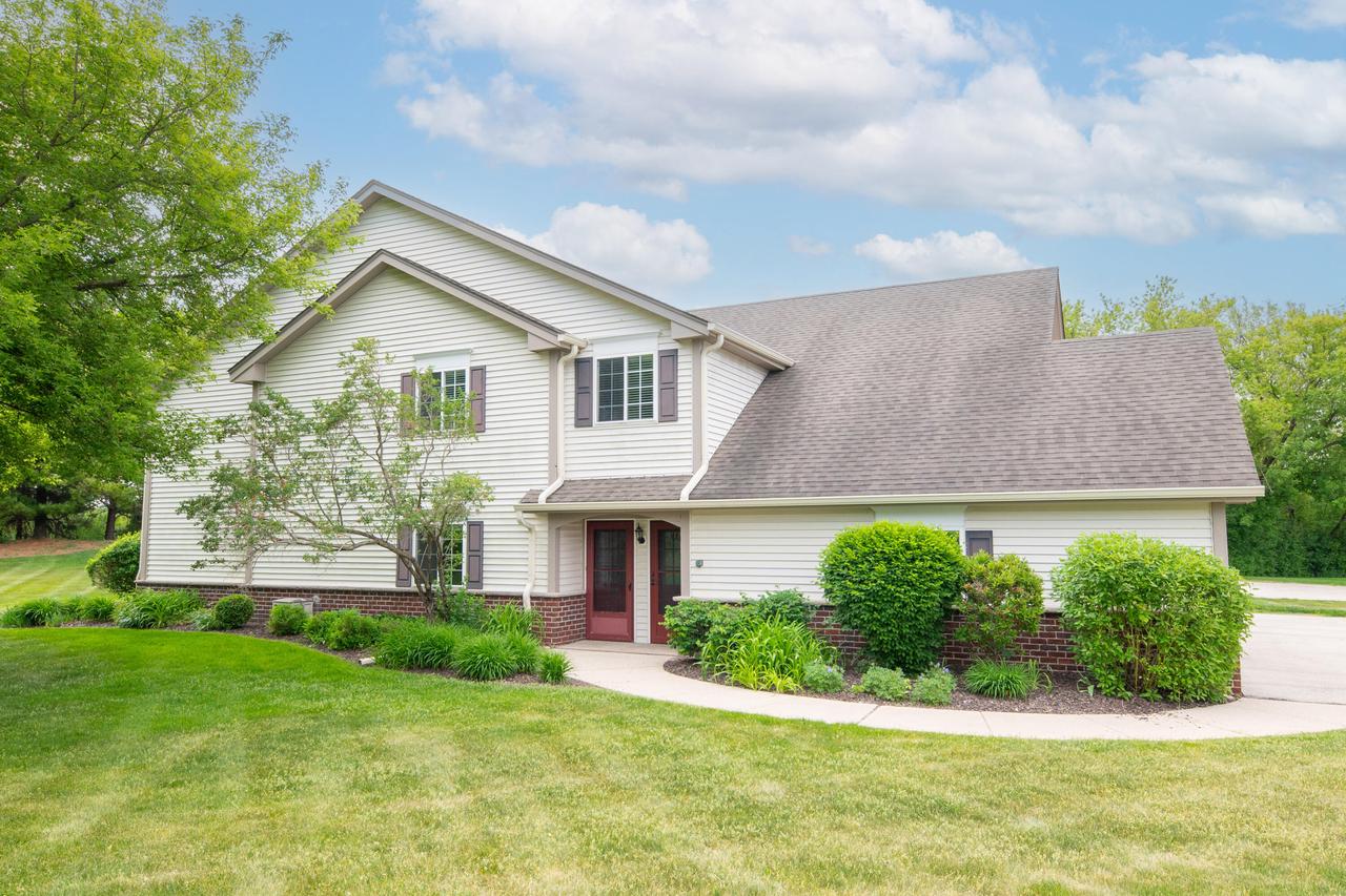 652 Pewaukee ROAD #A, Pewaukee, WI 53072