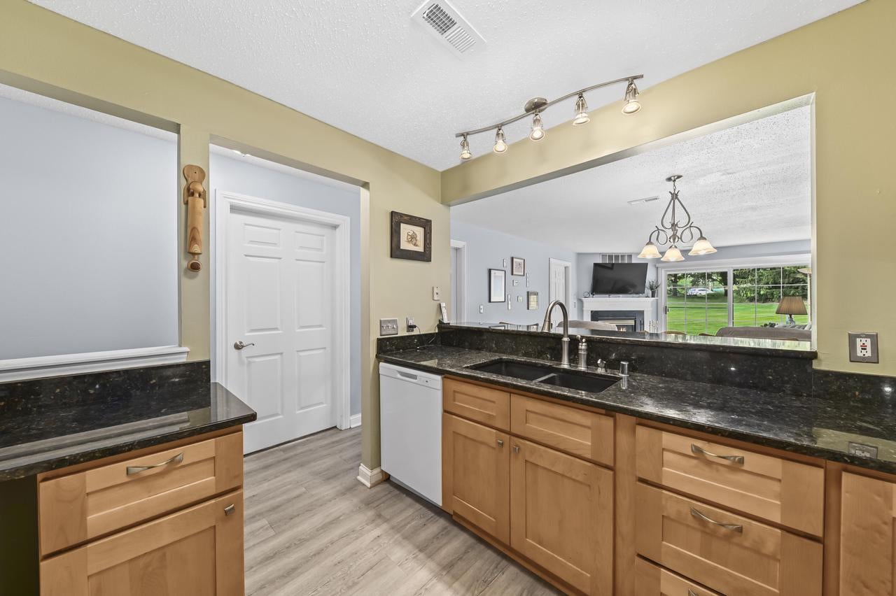 652 Pewaukee ROAD #A, Pewaukee, WI 53072 — photo 2