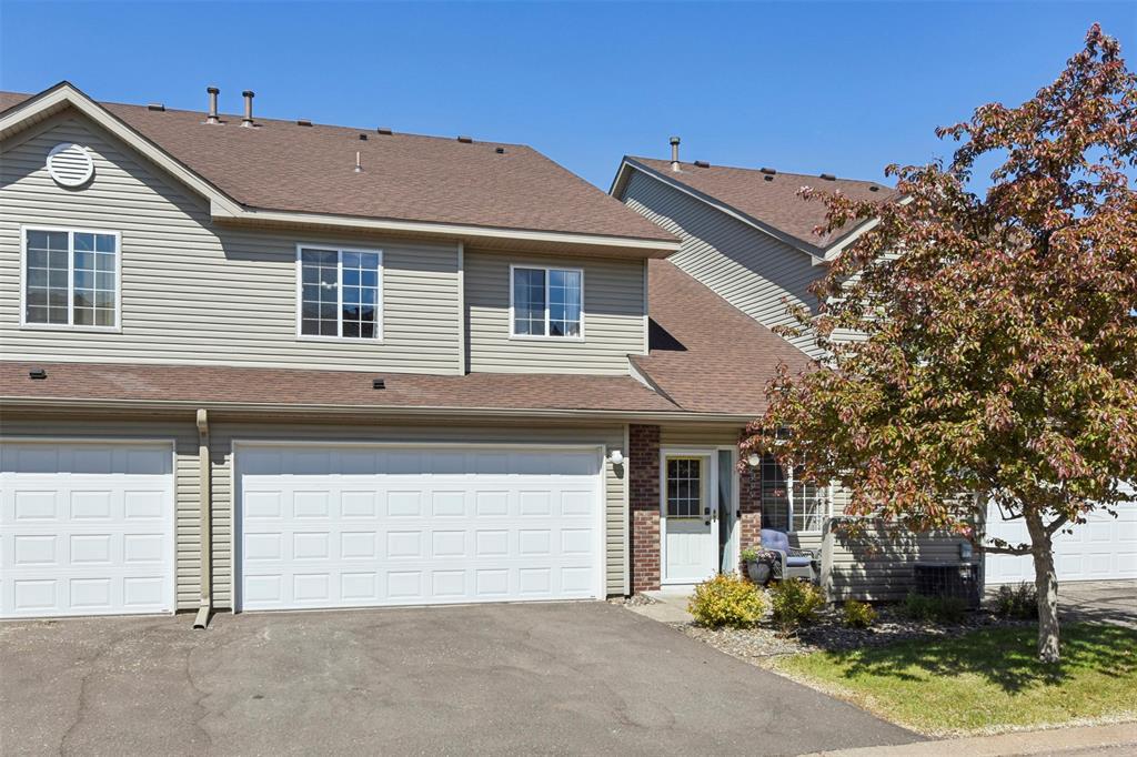 2335 Oakridge Circle — photo