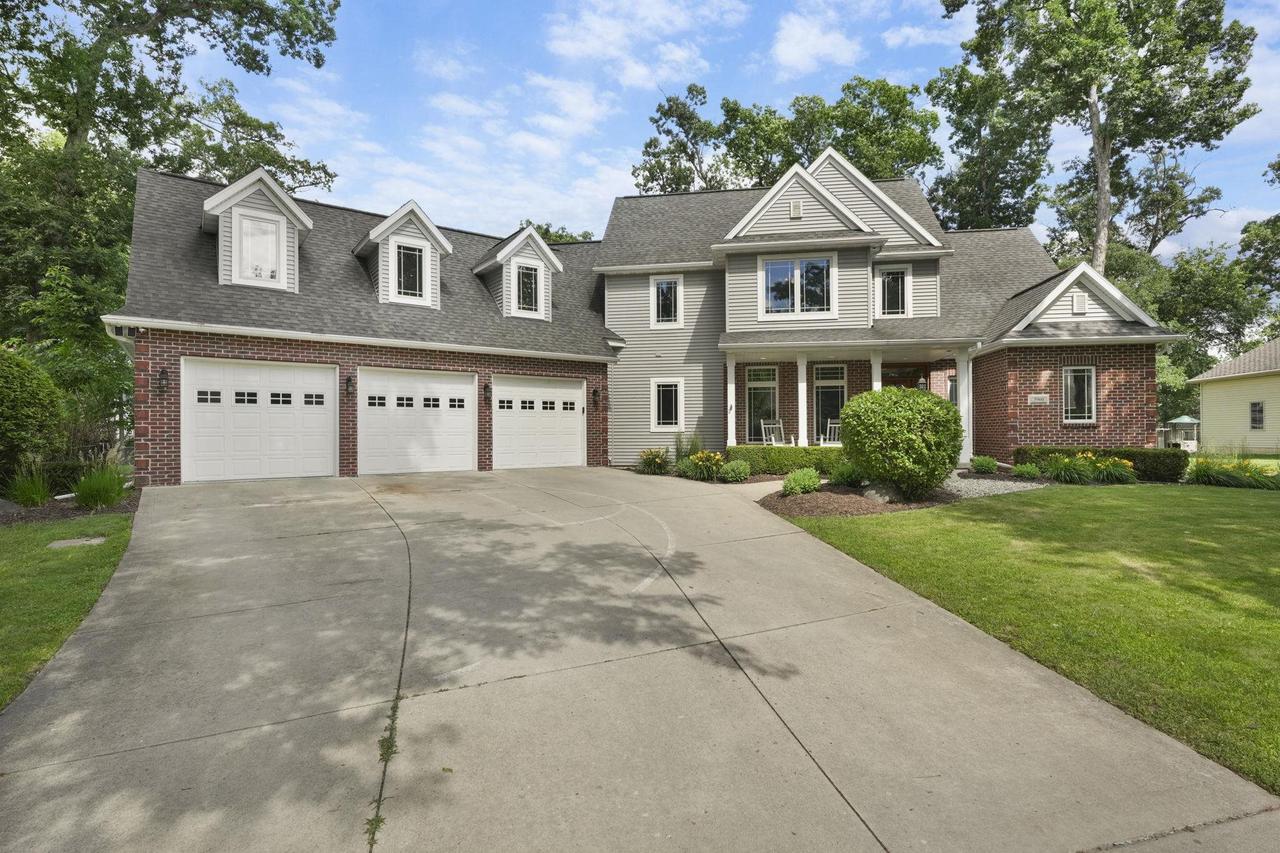 5960 Oak Hollow Drive — photo