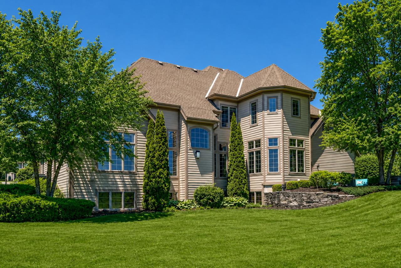 11092 N Sutton Ridge DRIVE, Mequon, WI 53097 — photo 3