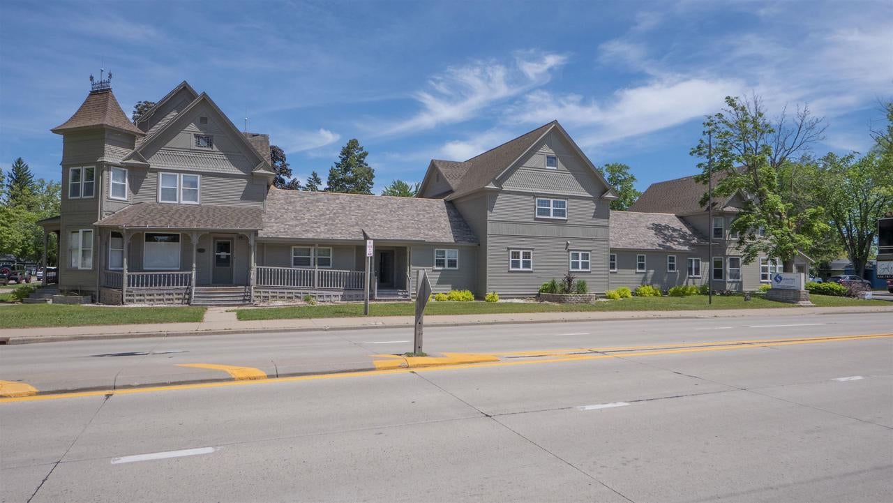 114 E Main Street — photo
