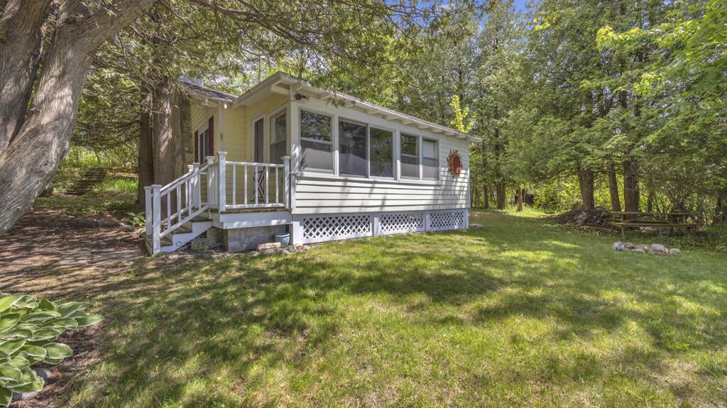16422 Harpt Lake Road — photo