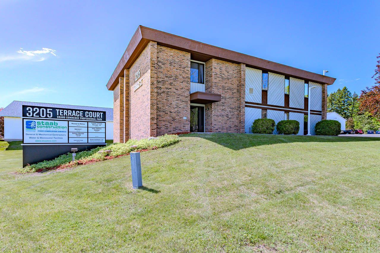 3205 Terrace Court — photo