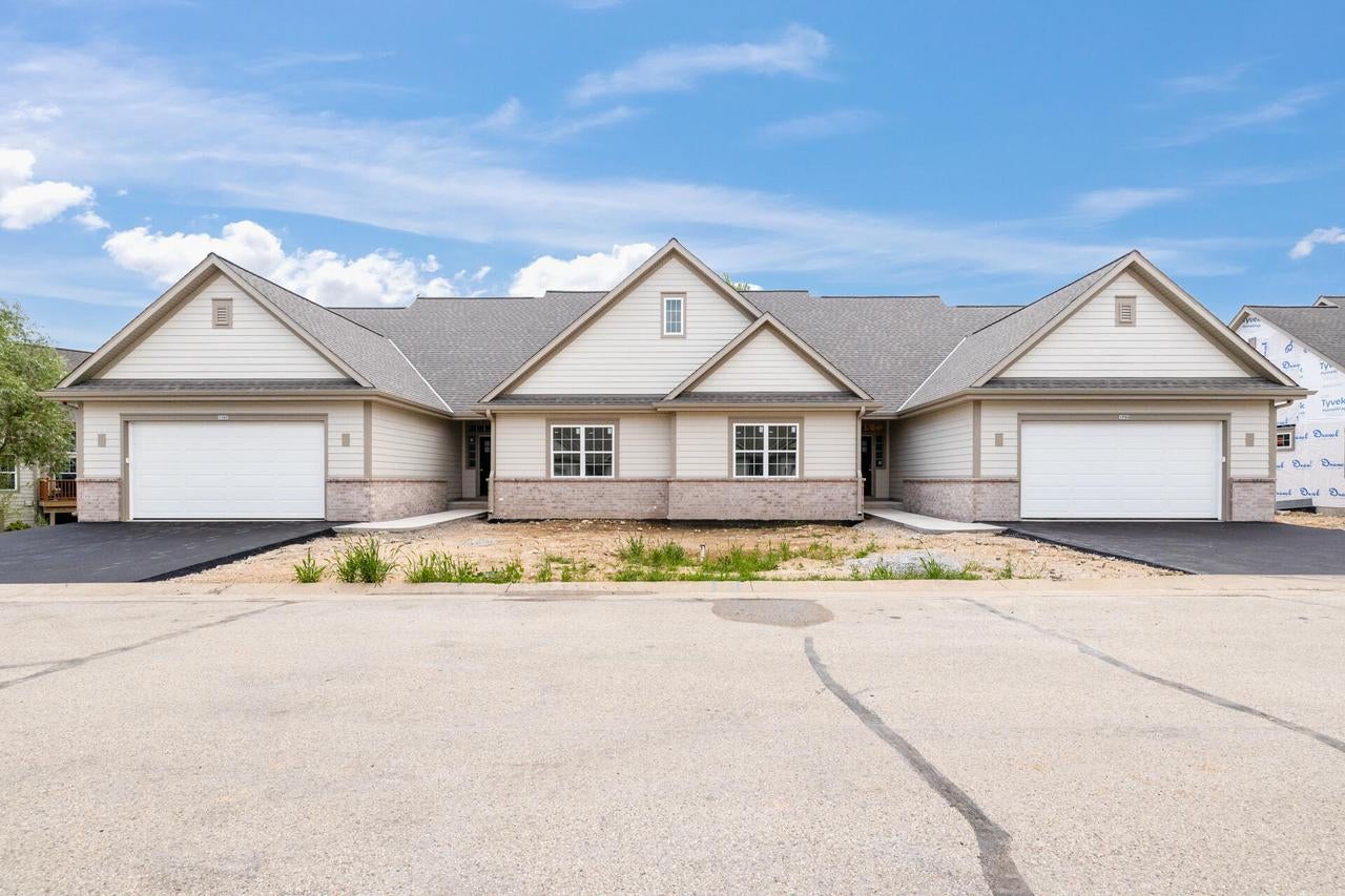 1797 Cedar Ridge Drive 215-2 — photo
