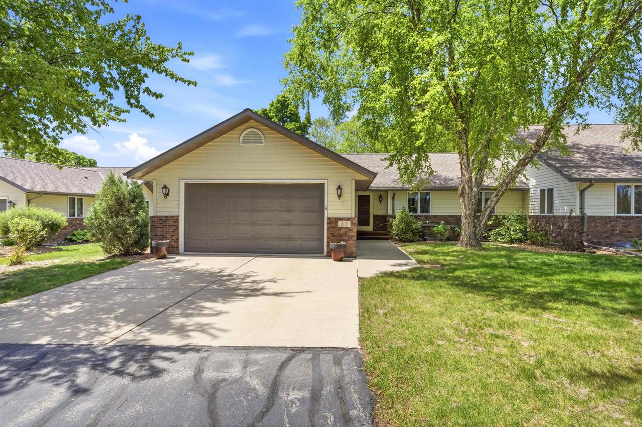 30 Country Club Court — photo