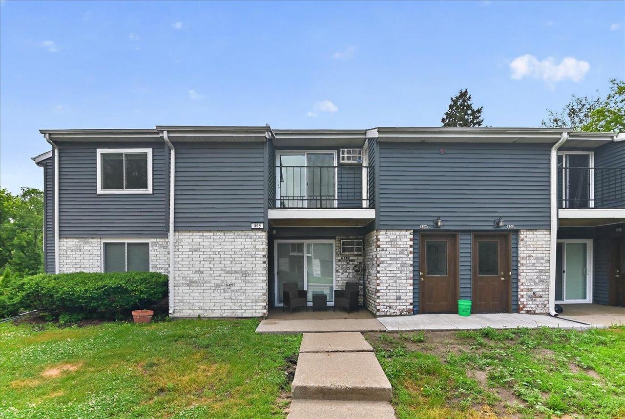 806 Whispering Pines Way 806 — photo