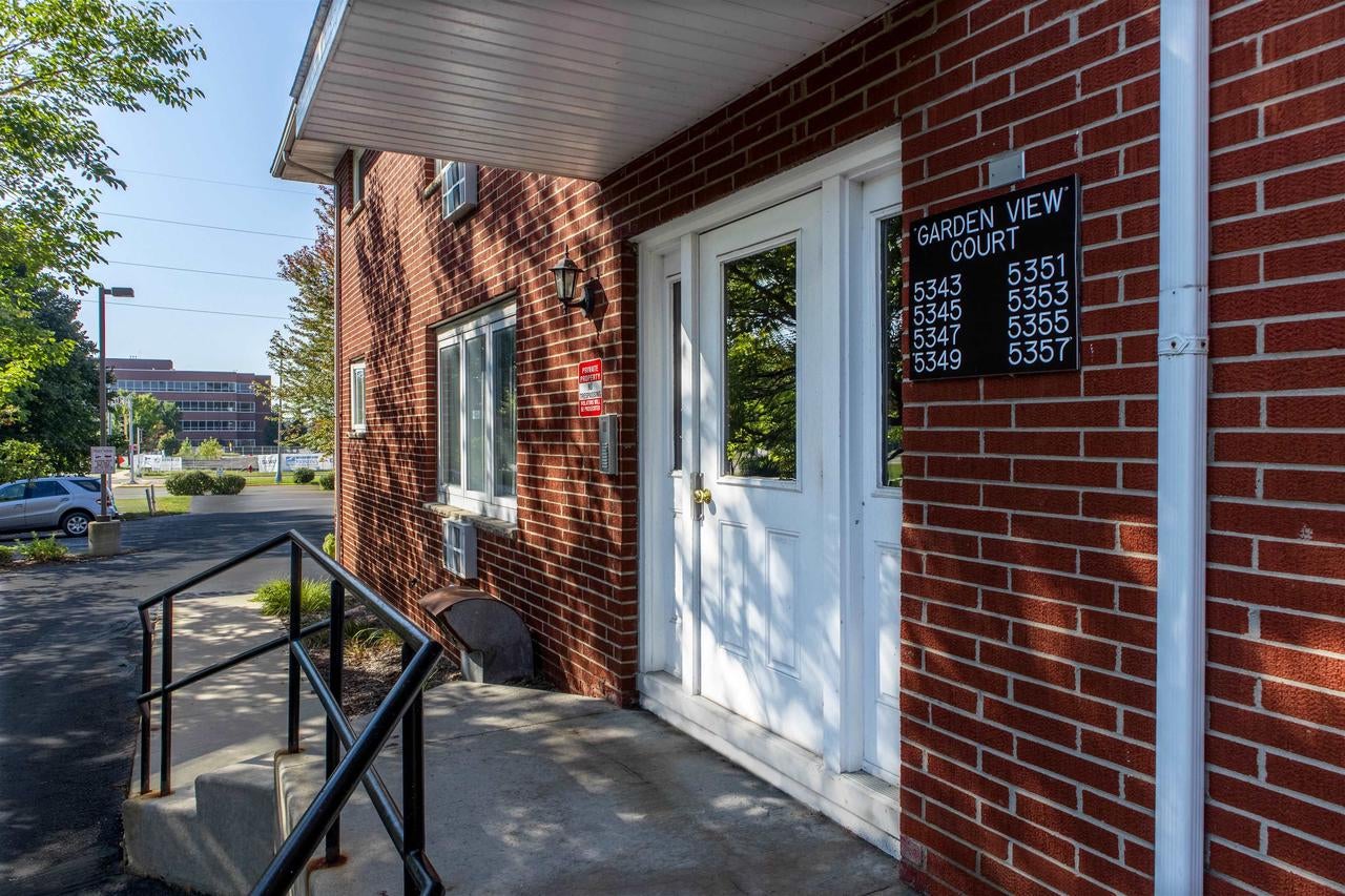 5351 Garden View Court — photo