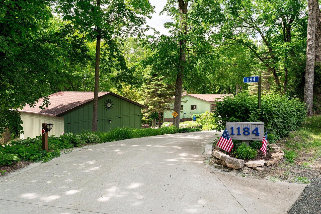 1184 Crescent Hills Drive — photo