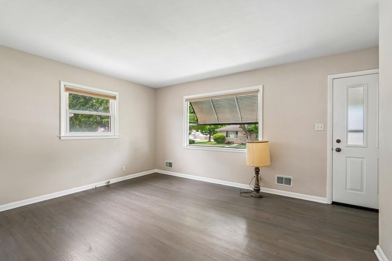 3708 N 97th PLACE, Milwaukee, WI 53222 — photo 3