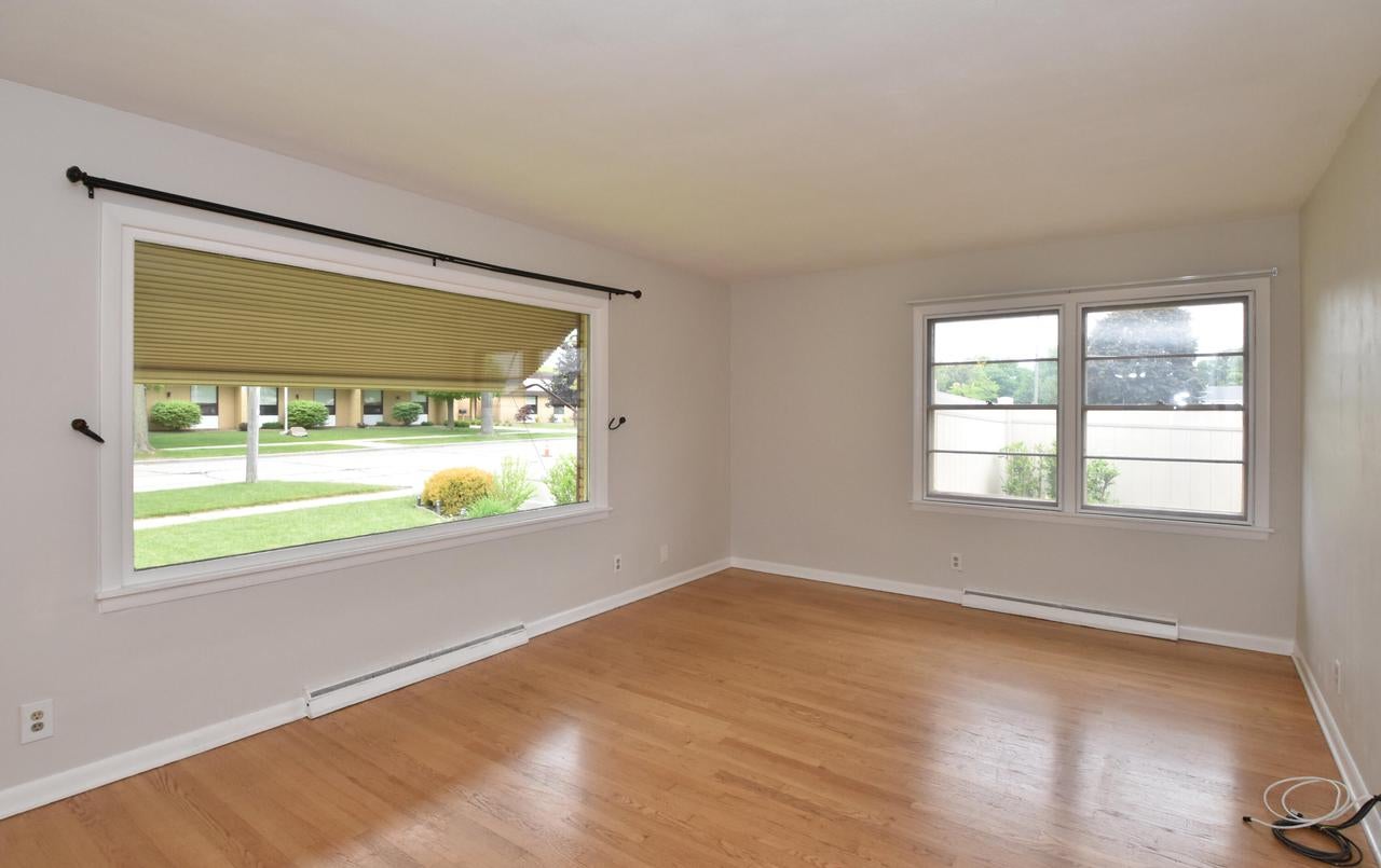 925 Virginia STREET, Racine, WI 53405 — photo 2