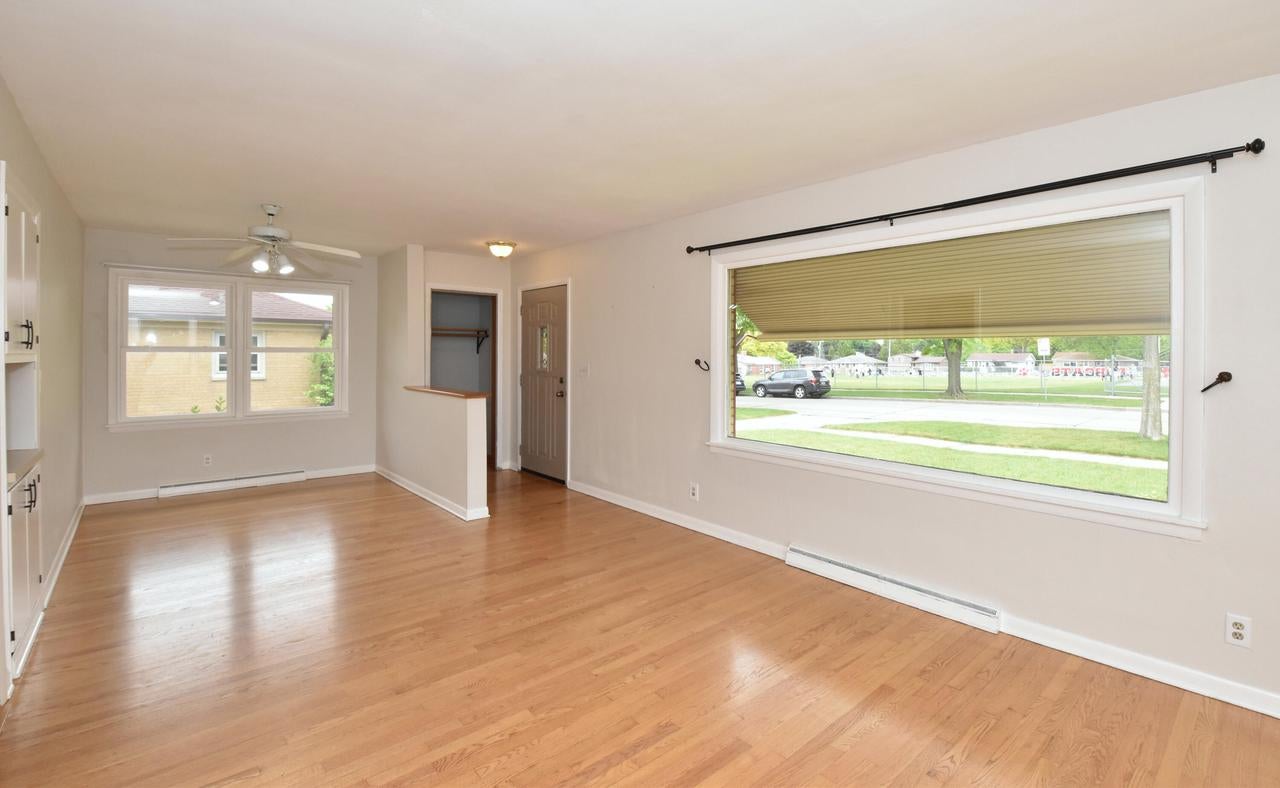 925 Virginia STREET, Racine, WI 53405 — photo 3