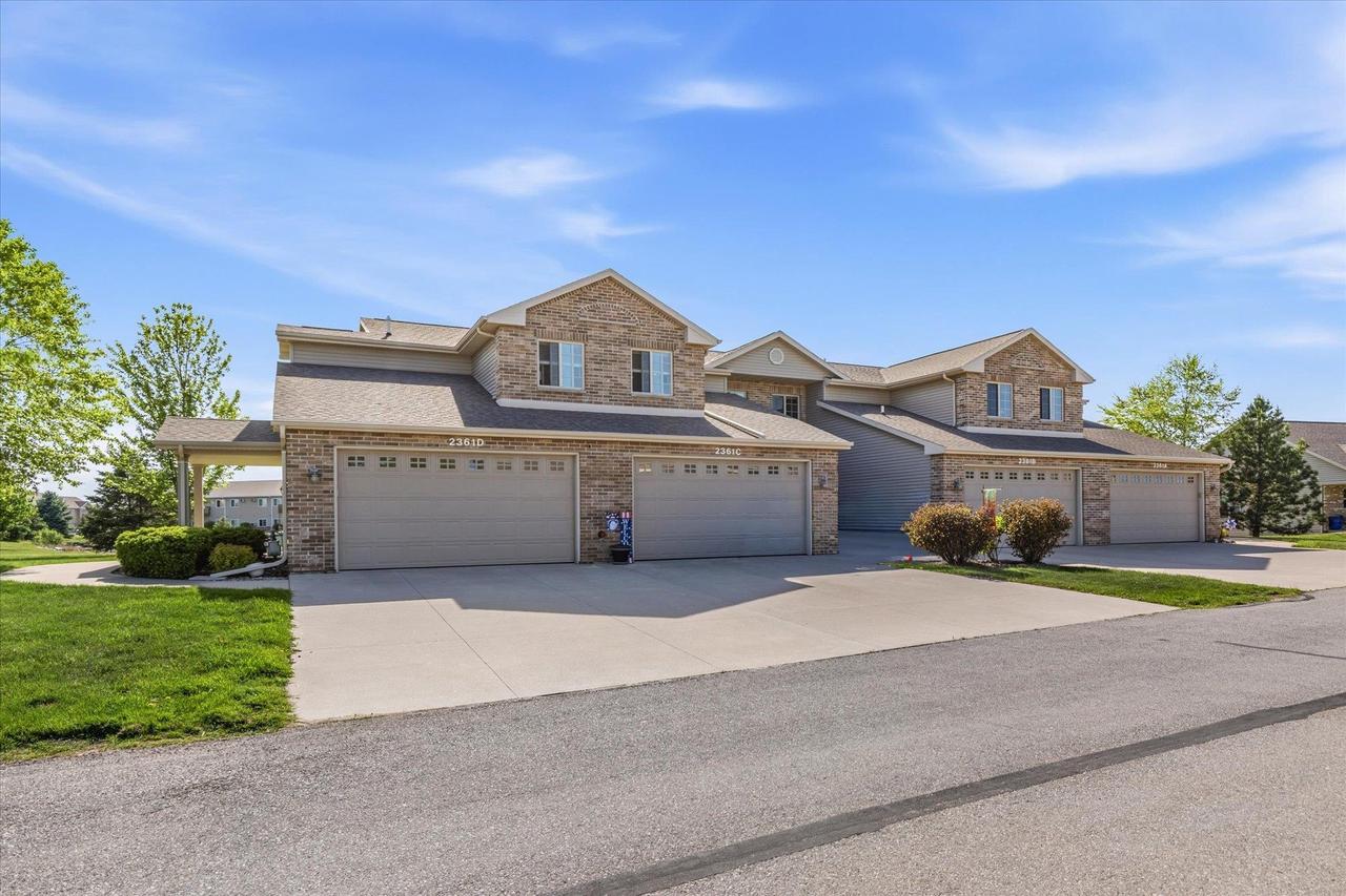 2361 E Plank CIRCLE #D, Appleton, WI 54915 — photo 2