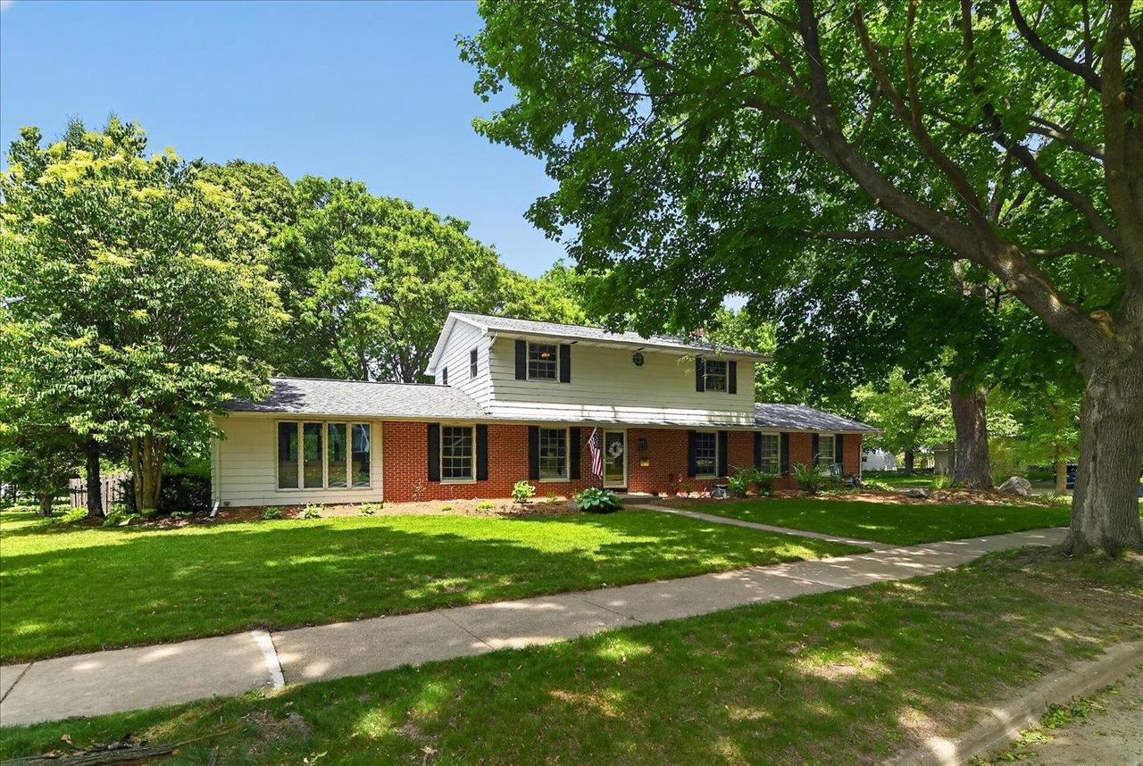 6602 Montclair Lane — photo