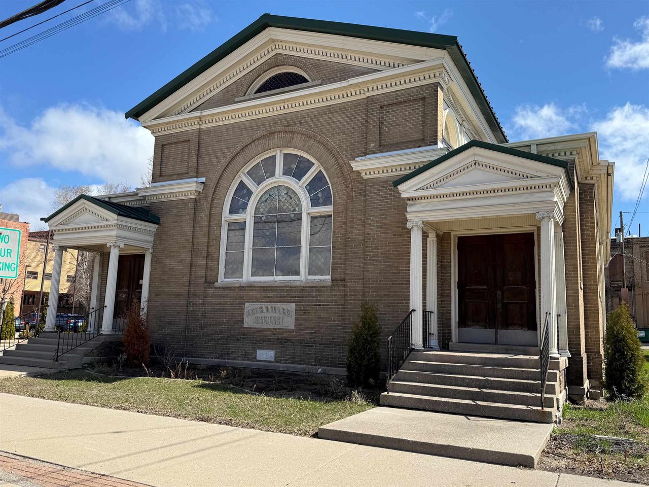 1746 Stephenson Street — photo