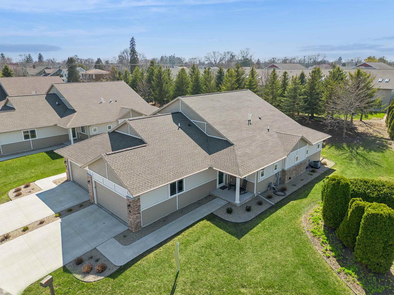 2723 River Lane — photo