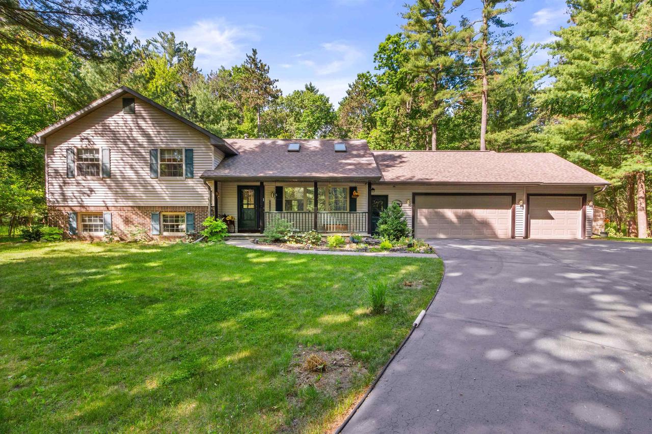 N2040 Majestic Pines Circle — photo